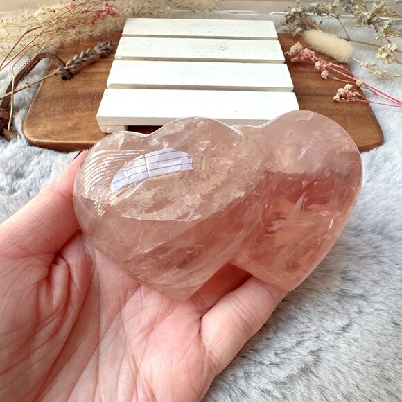 Gorgeous Gemmy Rose Quartz Double Heart Carving - Picture 1 of 7